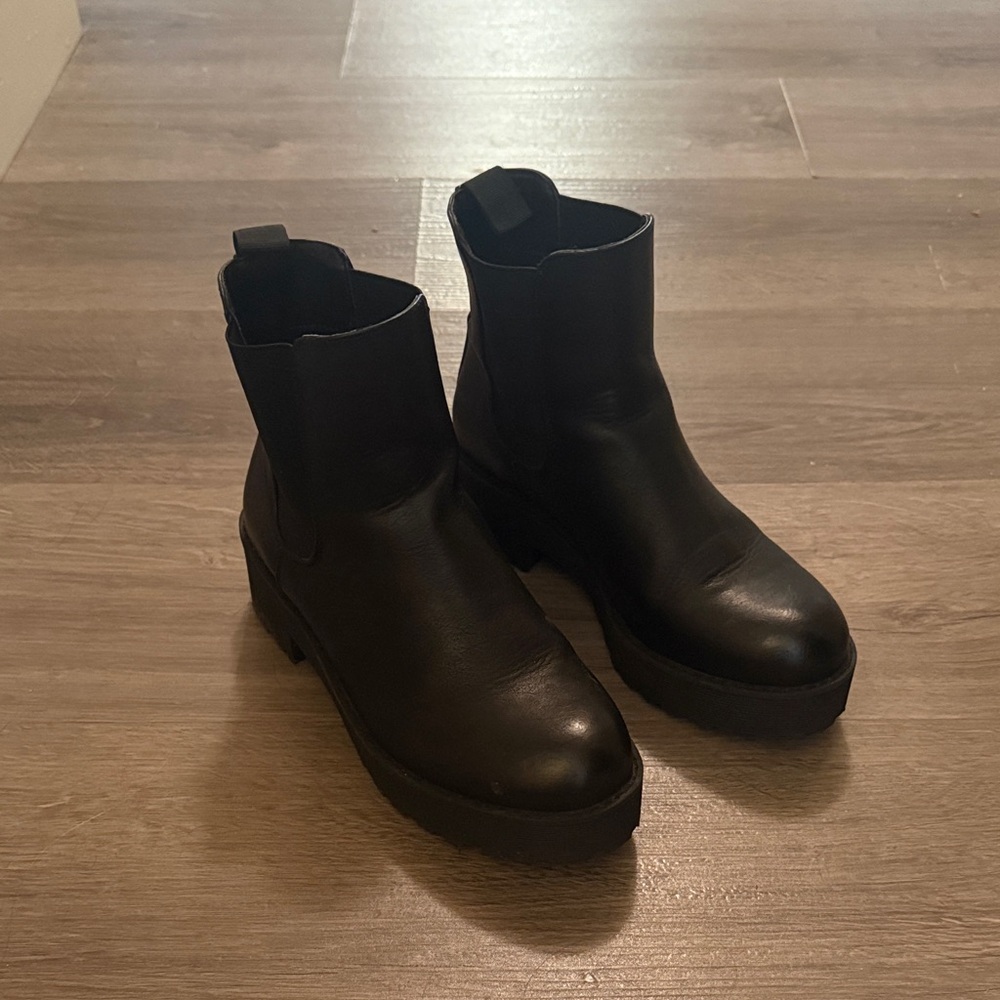 Dirty Laundry Black Ankle Booties